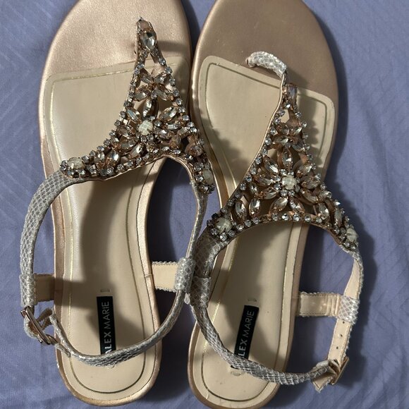 Alexa Marie T Strap Sparkle Champagne Gold Low Wedge Heels Size 11M - Picture 1 of 5